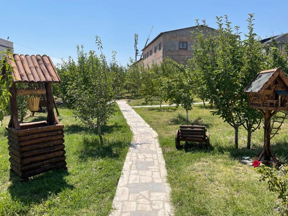 Golden Seconds Hotel Erivan Dış mekan fotoğraf