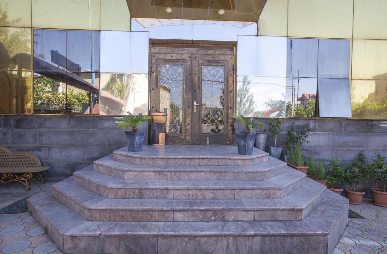 Golden Seconds Hotel Erivan Dış mekan fotoğraf